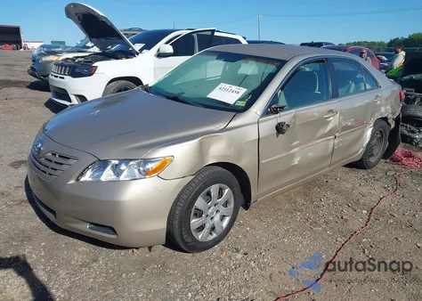 2007 Toyota Camry Le z USA, uszkodzony, nr VIN 4T1BE46K17U119488